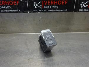 Usagé Commutateur frein à main Audi A7 Sportback (4GA/4GF) 1.8 TFSI 16V Prix sur demande proposé par Verhoef Cars & Parts