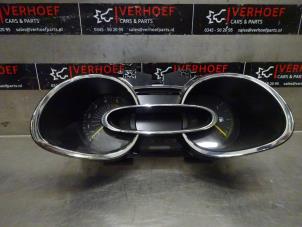 Used Instrument panel Renault Clio IV Estate/Grandtour (7R) 1.5 Energy dCi 90 FAP Price on request offered by Verhoef Cars & Parts