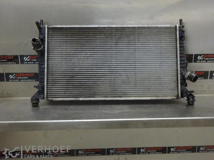 Usagé Radiateur Ford Focus 2 Wagon 1.8 16V Prix sur demande proposé par Verhoef Cars & Parts