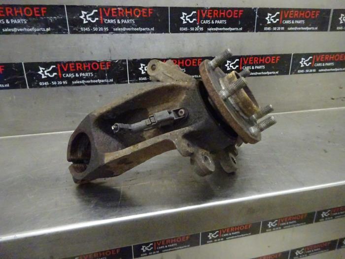 Knuckle, front left from a Ford Focus 2 Wagon 1.8 16V 2007