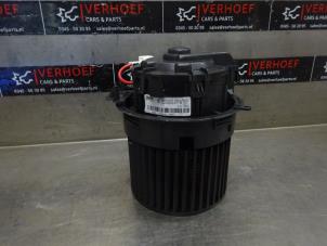 Używane Silnik wentylatora nagrzewnicy Nissan Leaf (ZE1) 40kWh Cena na żądanie oferowane przez Verhoef Cars & Parts