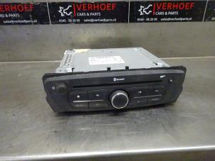 Używane Radioodtwarzacz CD Renault Kangoo Express (FW) 1.5 dCi 75 FAP Cena € 423,50 Z VAT oferowane przez Verhoef Cars & Parts