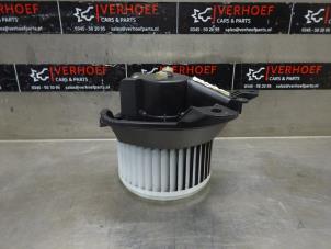 Usados Motor de ventilador de calefactor Opel Corsa D 1.4 16V Twinport Precio € 40,00 Norma de margen ofrecido por Verhoef Cars & Parts