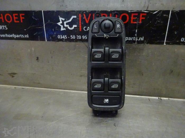 Usados Interruptor combinado de ventanillas Volvo V50 (MW) 2.0 16V Precio de solicitud ofrecido por Verhoef Cars & Parts