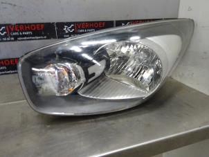 Used Headlight, left Kia Picanto (TA) 1.0 12V Price € 100,00 Margin scheme offered by Verhoef Cars & Parts