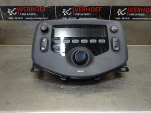 Usagé Radio/Lecteur CD Peugeot 108 1.0 12V VVT-i Prix € 75,00 Règlement à la marge proposé par Verhoef Cars & Parts