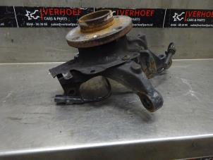Used Knuckle, front left Renault Clio IV (5R) 0.9 Energy TCE 90 12V Price on request offered by Verhoef Cars & Parts