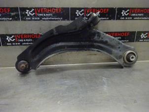 Used Front wishbone, left Renault Clio IV (5R) 0.9 Energy TCE 90 12V Price € 40,00 Margin scheme offered by Verhoef Cars & Parts