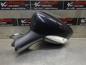 Used Wing mirror, left Renault Clio IV (5R) 0.9 Energy TCE 90 12V Price € 75,00 Margin scheme offered by Verhoef Cars & Parts