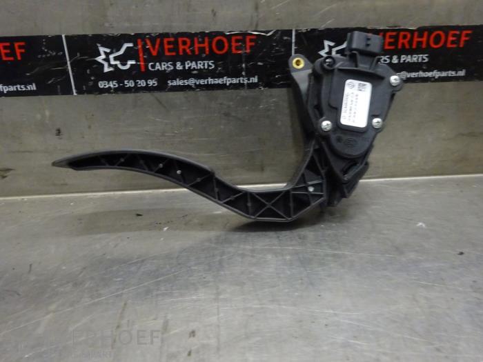 Begagnade Gaspedalsensor Renault Clio IV (5R) 0.9 Energy TCE 90 12V Pris på förfrågan erbjuds av Verhoef Cars & Parts