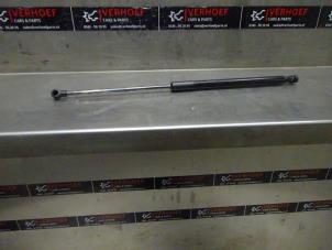 Used Rear gas strut, right Citroen C1 1.0 12V VVT-i Price on request offered by Verhoef Cars & Parts