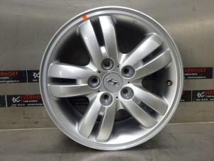Used Wheel Hyundai Tucson (JM) 2.0 16V CVVT 4x2 Price € 50,00 Margin scheme offered by Verhoef Cars & Parts