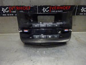 Usagé Panneau de commandes chauffage Peugeot 208 I (CA/CC/CK/CL) 1.6 Vti 16V Prix € 50,00 Règlement à la marge proposé par Verhoef Cars & Parts