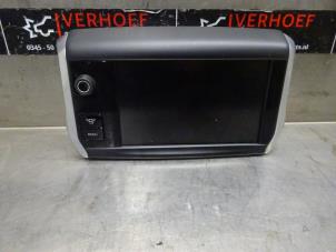 Usados Controlador de pantalla multimedia Peugeot 208 I (CA/CC/CK/CL) 1.6 Vti 16V Precio de solicitud ofrecido por Verhoef Cars & Parts