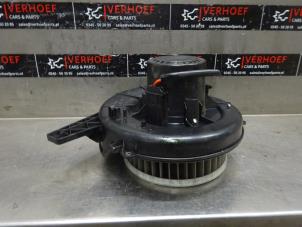 Usagé Moteur de ventilation chauffage Volkswagen Polo IV (9N1/2/3) 1.4 16V Prix € 35,00 Règlement à la marge proposé par Verhoef Cars & Parts