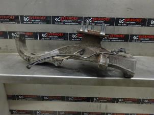 Begagnade Spindel, vänster fram Tesla Model S 85 Pris € 211,75 Inklusive moms erbjuds av Verhoef Cars & Parts