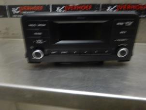Gebrauchte Radio Kia Picanto (JA) 1.0 12V Preis auf Anfrage angeboten von Verhoef Cars & Parts