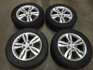 Used Sport rims set + tires Hyundai iX35 (LM) 1.6 GDI 16V Price on request offered by Verhoef Cars & Parts
