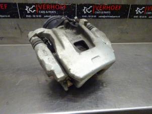 Używane Zacisk hamulcowy prawy tyl Mitsubishi Outlander (GF/GG) 2.4 16V PHEV 4x4 Cena na żądanie oferowane przez Verhoef Cars & Parts
