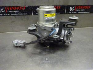 Used Vacuum pump (petrol) Mitsubishi Outlander (GF/GG) 2.4 16V PHEV 4x4 Price on request offered by Verhoef Cars & Parts