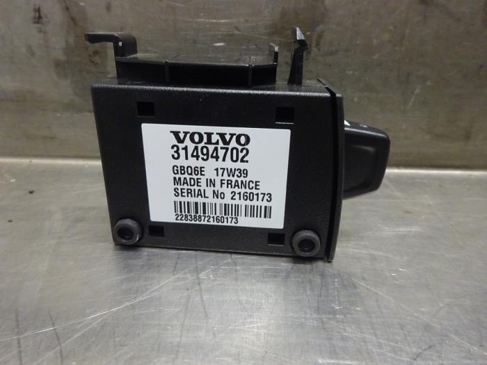 Porte-cartes SIM d'un Volvo V40 (MV) 2.0 T4 16V 2017