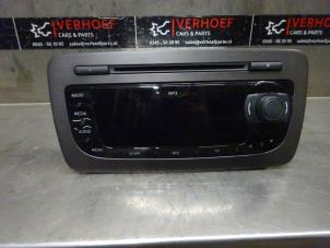 Used Radio CD player Seat Ibiza ST (6J8) 1.2 TSI Price € 75,00 Margin scheme offered by Verhoef Cars & Parts