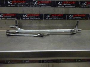 Used Wiper mechanism Audi Q5 (8RB) 2.0 TFSI 16V Quattro Price on request offered by Verhoef Cars & Parts