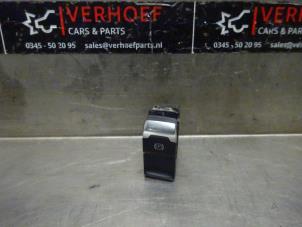 Gebrauchte Handbremse Schalter Audi Q5 (8RB) 2.0 TFSI 16V Quattro Preis auf Anfrage angeboten von Verhoef Cars & Parts