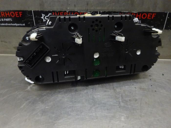 Panel de instrumentación de un Kia Cee'd (JDB5) 1.6 GDI 16V 2012