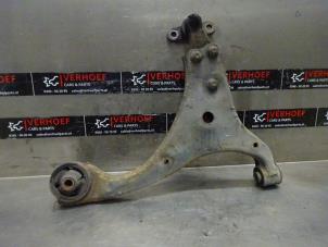 Usagé Bras de suspension avant gauche Kia Cee'd Sporty Wagon (EDF) 1.4 16V Prix sur demande proposé par Verhoef Cars & Parts