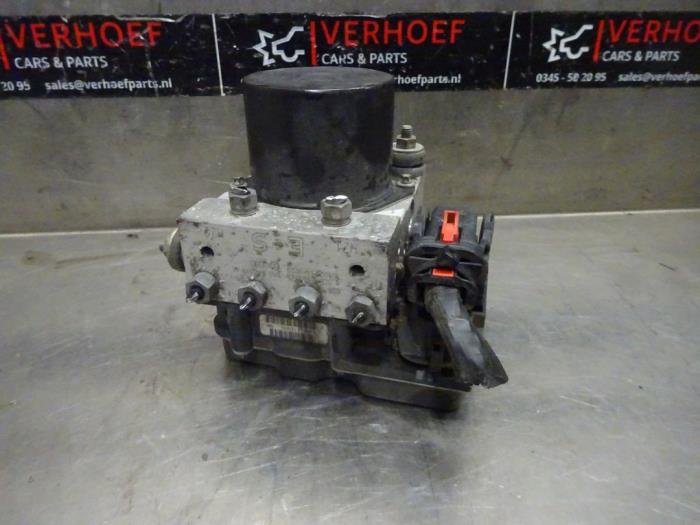 ABS pump from a Volkswagen Polo V (6R) 1.2 TDI 12V BlueMotion 2011