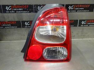Używane Tylne swiatlo pozycyjne prawe Renault Twingo II (CN) 1.2 16V Quickshift 5 Cena na żądanie oferowane przez Verhoef Cars & Parts