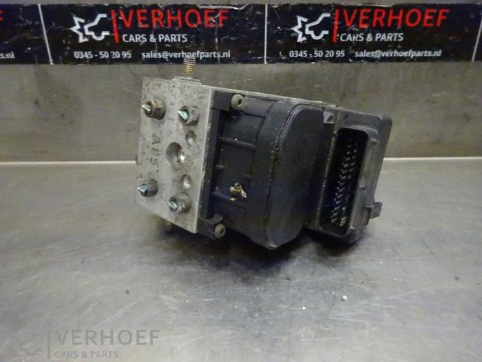 Usagé Bloc ABS Saab 9-3 I (YS3D) 2.0t 16V Ecopower Prix € 90,00 Règlement à la marge proposé par Verhoef Cars & Parts