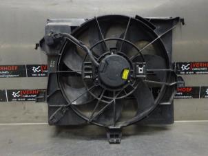 Gebrauchte Kühlgebläse Kia Rio III (UB) 1.1 CRDi VGT 12V Preis auf Anfrage angeboten von Verhoef Cars & Parts