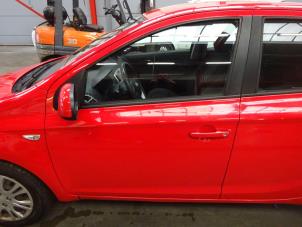 Używane Drzwi lewe przednie wersja 4-drzwiowa Hyundai i20 1.2i 16V Cena na żądanie oferowane przez Verhoef Cars & Parts
