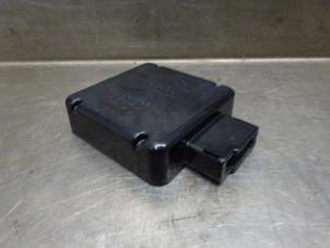Używane Antena GPS Ford C-Max (DXA) 1.0 Ti-VCT EcoBoost 12V 125 Cena na żądanie oferowane przez Verhoef Cars & Parts