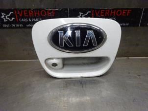 Usados Manija del portón trasero Kia Picanto (JA) 1.0 12V Precio de solicitud ofrecido por Verhoef Cars & Parts