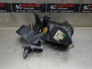 Used Rear seatbelt, right Mercedes E (W213) E-350e 2.0 Turbo 16V Price € 200,00 Margin scheme offered by Verhoef Cars & Parts