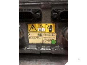 Used Battery charger Mercedes E (W213) E-350e 2.0 Turbo 16V Price on request offered by Verhoef Cars & Parts