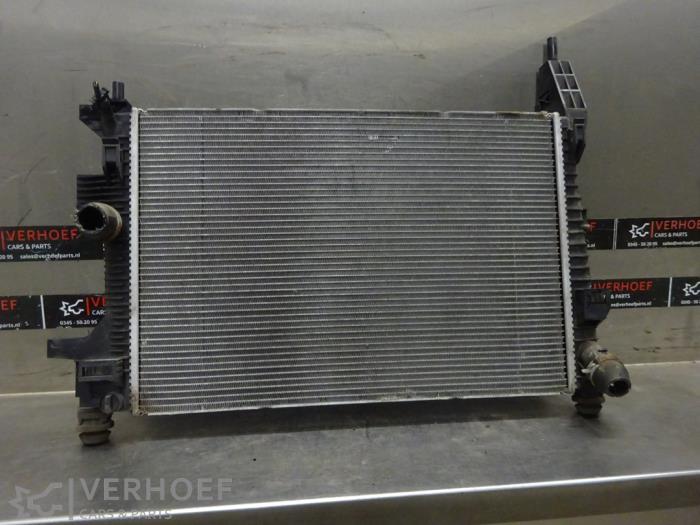 Used Radiator Ford Focus 3 Wagon 1.6 TDCi Price on request offered by Verhoef Cars & Parts