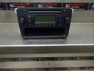 Used Radio CD player Skoda Roomster (5J) 1.2 12V HTTP Price on request offered by Verhoef Cars & Parts