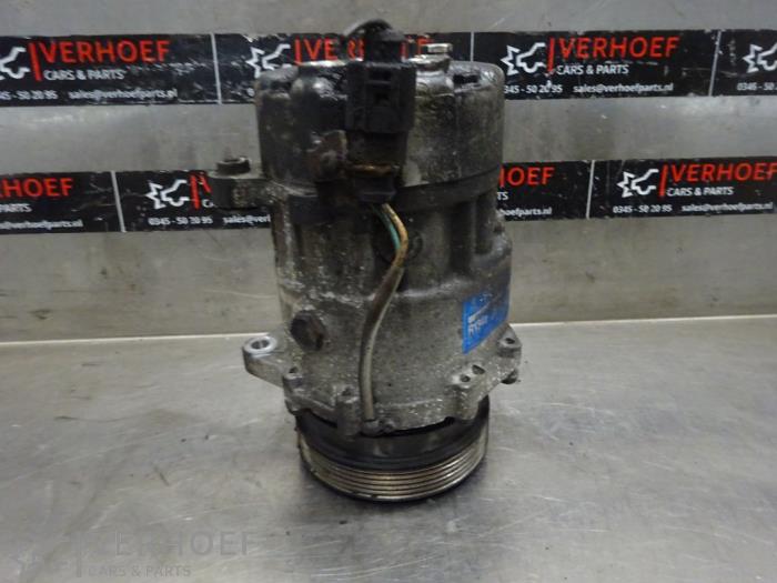 Usagé Compresseur de clim Volkswagen Golf IV (1J1) 1.6 16V Prix € 75,00 Règlement à la marge proposé par Verhoef Cars & Parts