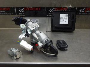 Usagé Kit serrure cylindre (complet) Hyundai i10 1.0 12V Prix € 250,00 Règlement à la marge proposé par Verhoef Cars & Parts