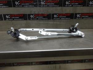 Used Wiper mechanism Hyundai i10 1.0 12V Price on request offered by Verhoef Cars & Parts