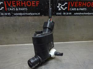 Usagé Pompe lave-glace avant Hyundai i10 1.0 12V Prix sur demande proposé par Verhoef Cars & Parts