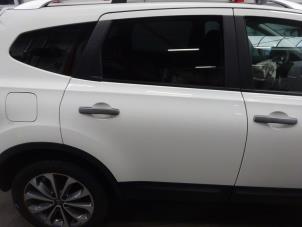 Used Rear door 4-door, right Nissan Qashqai (J10) 1.6 16V Price € 250,00 Margin scheme offered by Verhoef Cars & Parts