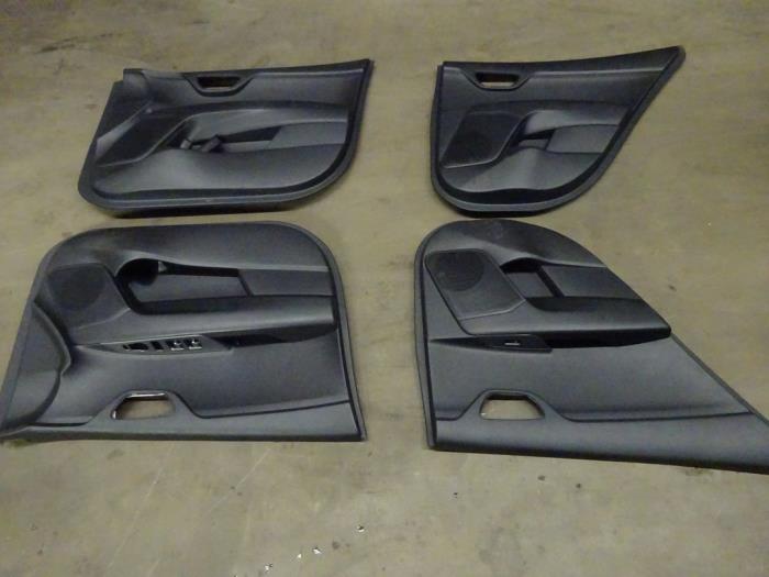 Set of upholstery (complete) from a Kia Rio IV (YB) 1.0i T-GDi 100 12V 2020