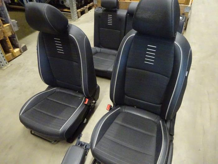 Set of upholstery (complete) from a Kia Rio IV (YB) 1.0i T-GDi 100 12V 2020