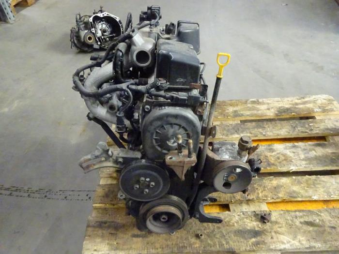 Engine from a Kia Picanto (BA) 1.1 12V 2004
