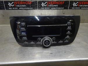 Used Radio CD player Fiat Doblo Cargo (263) 1.3 MJ 16V Euro 4 Price € 242,00 Inclusive VAT offered by Verhoef Cars & Parts